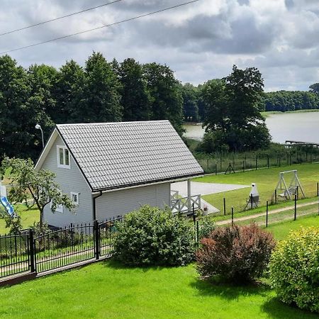 Szary Domek Nad Jeziorem 2 Kołczewo Exterior foto